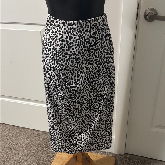 $8 ADD ON PrettyLittleThing Midi Pencil Skirt - Picture 1 of 8